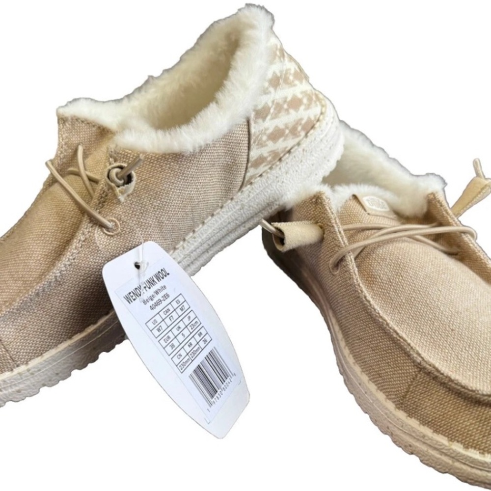 Hey Dude Wendy Funk Wool Comfort Slip On Women's Shoes Sz W7 Color Beige/White